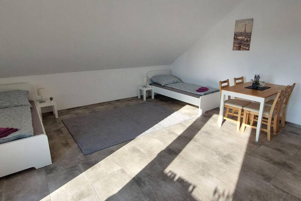 Grosse Tolle 4 Zimmer Ferienwohnung Im Herzen Des Odenwaldes Moerlenbach Экстерьер фото